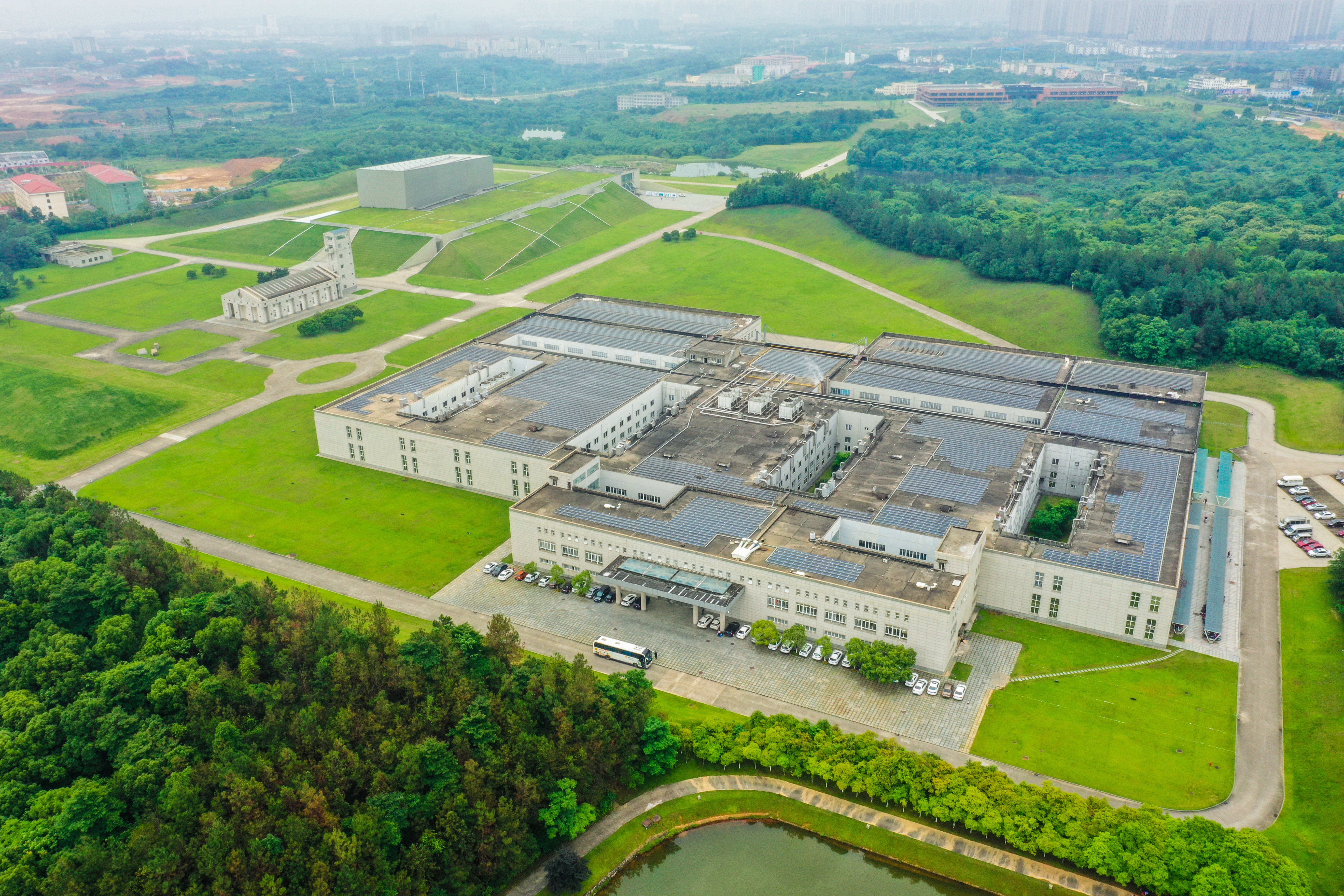 俯瞰金年金字招牌今年会2024药谷 .jpeg